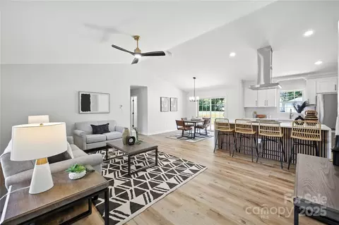 814 Mark St, Belmont, NC 28012