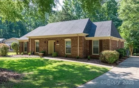 4714 Autumn Leaf Ln, Charlotte, NC 28277