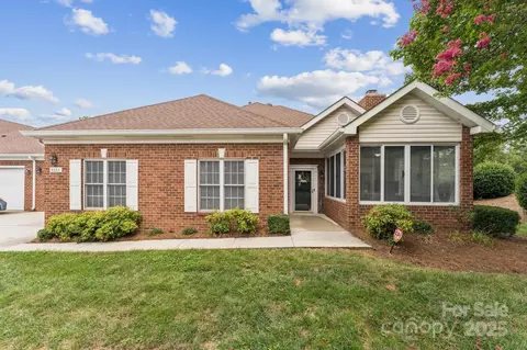 8533 Windsor Ridge Dr, Charlotte, NC 28277