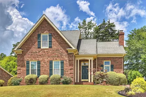 635 Sentinel Oak Ln, Charlotte, NC 28214