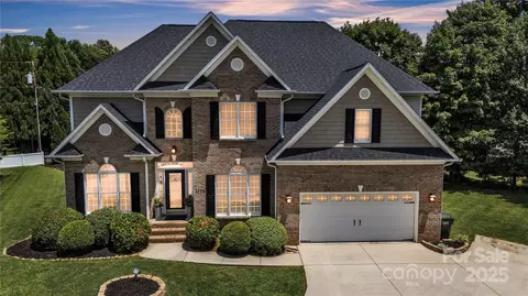 1735 30th Avenue Ne Pl NE, Hickory, NC 28601