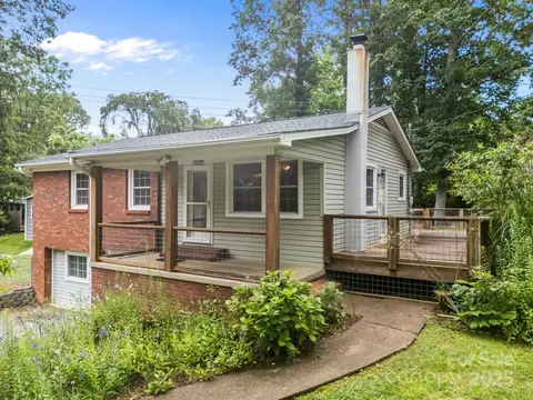 117 Beechtree Dr, Black Mountain, NC 28711