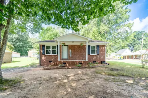 417 Town St, Landis, NC 28088