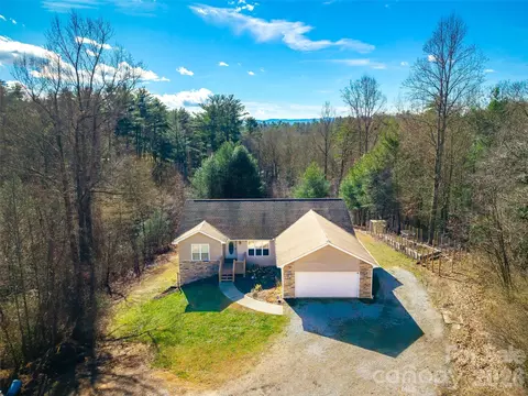 151 Willard Ln, Hendersonville, NC 28792