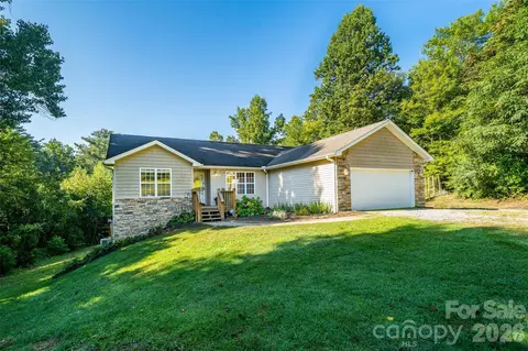 151 Willard Ln, Hendersonville, NC 28792