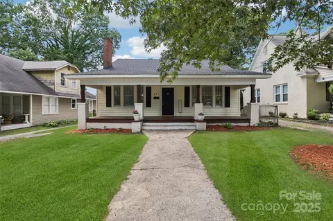 417 Willow St, Dallas, NC 28034