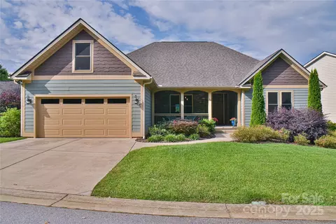 35 Dreambird Dr, Leicester, NC 28748