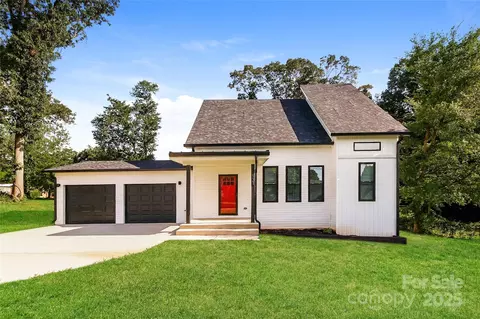 131 Clearview Rd, Statesville, NC 28625