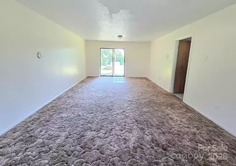 Living - 717 2nd Sw St SW, Conover, NC 28613 photo 3 of 3