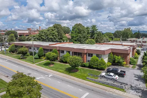 427 6th W B-12 Ave W #B-12, Hendersonville, NC 28739