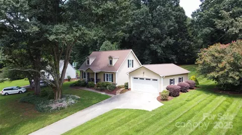 231 Castle Creek Rd, Statesville, NC 28625