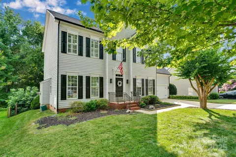 13516 Honeytree Ln, Pineville, NC 28134