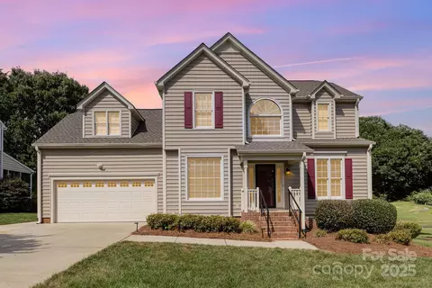 376 Kingsmill Dr, Advance, NC 27006