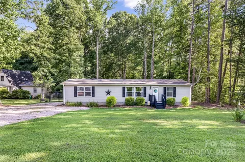 615 Red Leaf Ln, China Grove, NC 28023