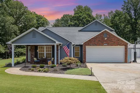 2301 Gleneagles 13 Dr #13, Monroe, NC 28110