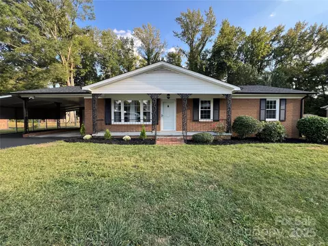 325 Briarcliff Dr, Kannapolis, NC 28081