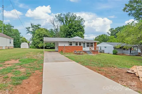 105 Willetta Dr, Charlotte, NC 28217