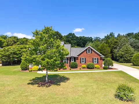 908 Haddonfield Dr, Fort Mill, SC 29708 photo 3