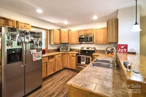 654 Moonlight Pass, Union Mills, NC 28167 photo 7