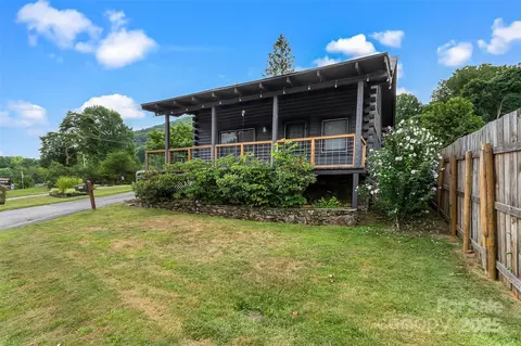 1623 Soco Rd, Maggie Valley, NC 28751