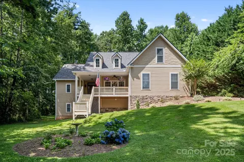 209 Duncan Estate Dr, Fletcher, NC 28732