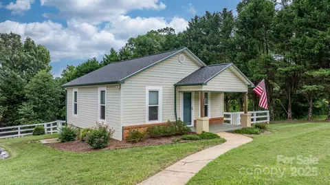 1585 Amherst Rd, Morganton, NC 28655