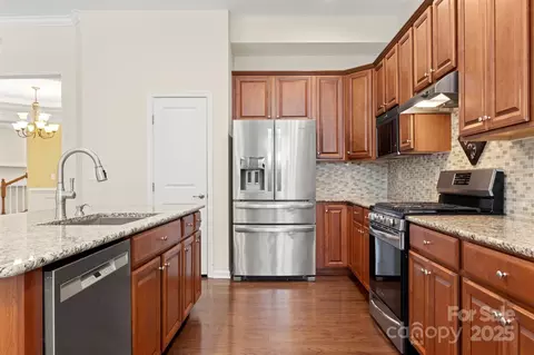 Kitchen - 15709 Kiser Corner Ln, Davidson, NC 28036 photo 3 of 4