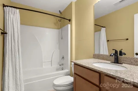 Bath - 15709 Kiser Corner Ln, Davidson, NC 28036 photo 2 of 2