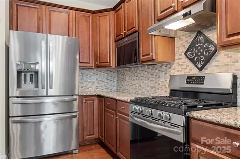 Kitchen - 15709 Kiser Corner Ln, Davidson, NC 28036 photo 4 of 4