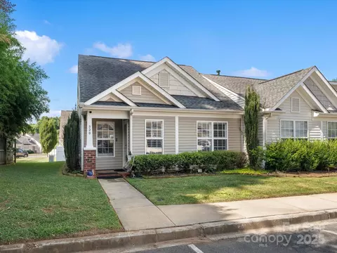 520 Fenton Pl, Rock Hill, SC 29732