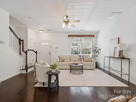Living - 927 Copperstone Ln, Fort Mill, SC 29708 photo 1 of 4