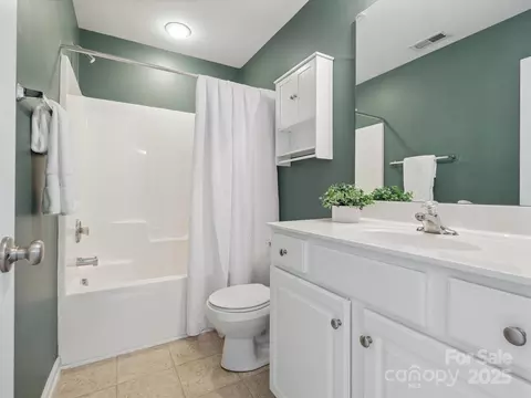 Bath - 927 Copperstone Ln, Fort Mill, SC 29708 photo 2 of 2