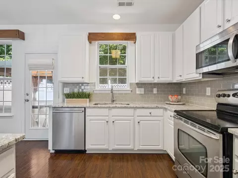 Kitchen - 927 Copperstone Ln, Fort Mill, SC 29708 photo 2 of 3