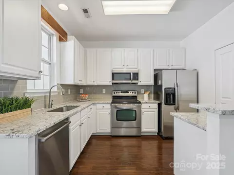 Kitchen - 927 Copperstone Ln, Fort Mill, SC 29708 photo 1 of 3