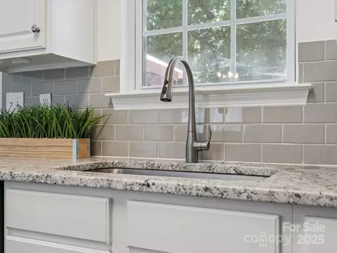 Kitchen - 927 Copperstone Ln, Fort Mill, SC 29708 photo 3 of 3