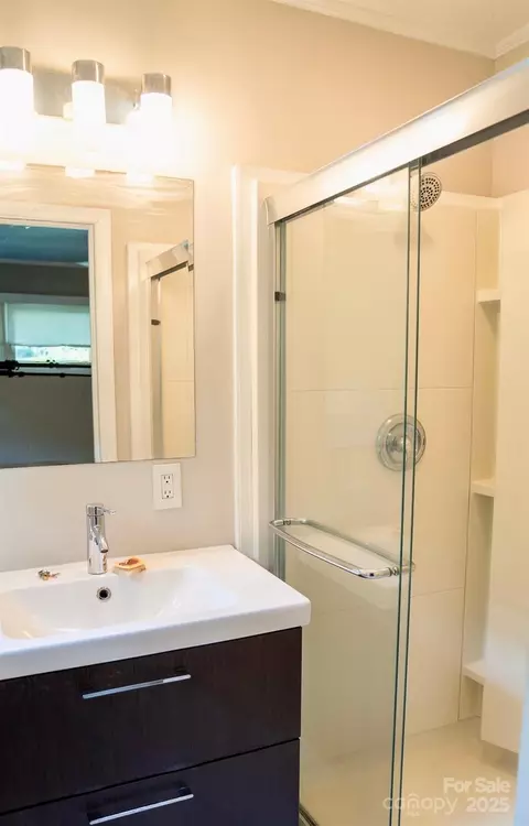 Bath - 211 Ruby Ln, Gastonia, NC 28054 photo 1 of 3