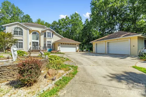 652 Avery Creek Rd, Arden, NC 28704
