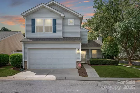 8834 Meadowmont View Dr, Charlotte, NC 28269