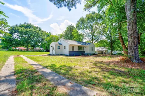 205 Crescent Dr, Bessemer City, NC 28016