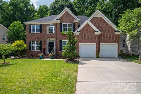 203 Laurel Glen Dr, Mooresville, NC 28115
