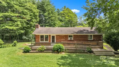 468 Nc 16 Hwy, Crumpler, NC 28617