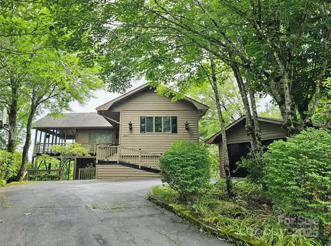 6822 Crest View Cir, Newland, NC 28657