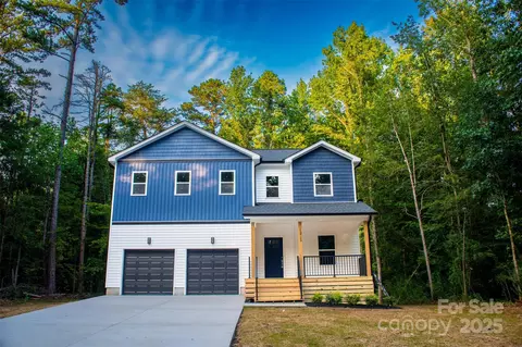 13715 Circle Dr, Charlotte, NC 28262