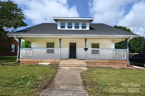 106 Virginia Sw St SW, Lenoir, NC 28645