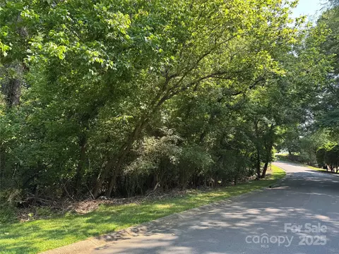 Maymont Drive, Cramerton, NC 28032