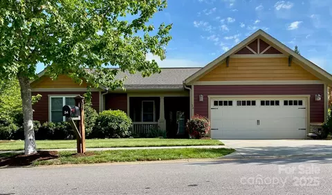 34 Creekside View Dr, Asheville, NC 28804