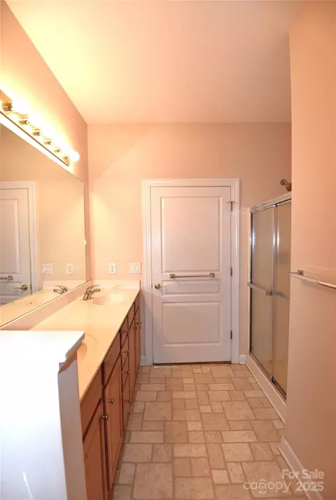 Bath - 237 River Birch Dr, Salisbury, NC 28146 photo 1 of 3