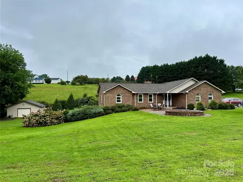 1633 Jamestown Rd, Morganton, NC 28655