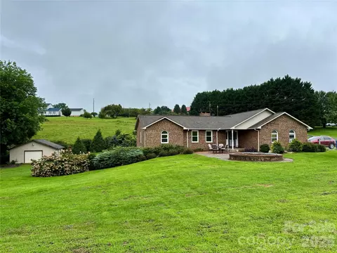 1633 Jamestown Rd, Morganton, NC 28655