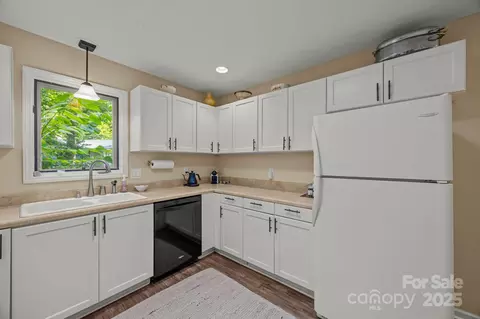 Kitchen - 57 Diamond Ridge Ln, Columbus, NC 28722 photo 2 of 3